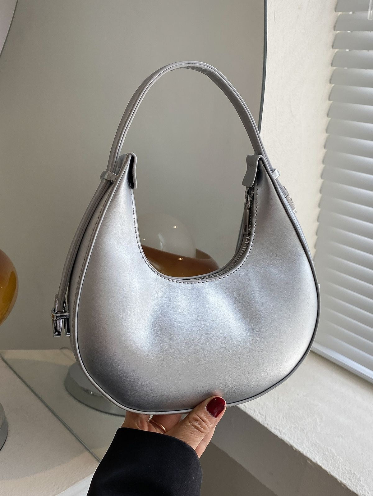 Bolsa Hobo Minimalista